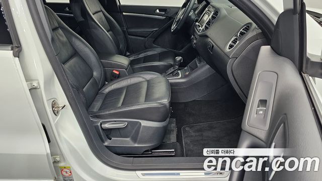 Volkswagen Tiguan 2.0 TDI R-Line 5N 2014 — фото 15