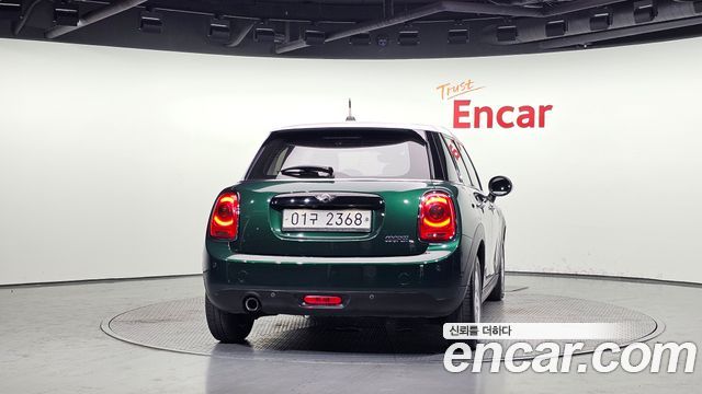 MINI Cooper 5Door Standard 3rd 2018 — фото 4