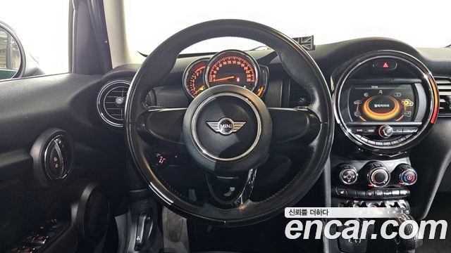 MINI Cooper 5Door Standard 3rd 2018 — фото 12
