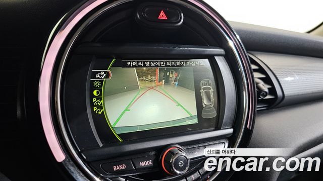 MINI Cooper 5Door Standard 3rd 2018 — фото 14