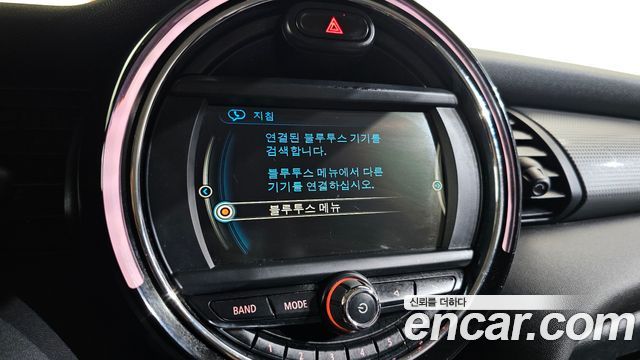 MINI Cooper 5Door Standard 3rd 2018 — фото 15