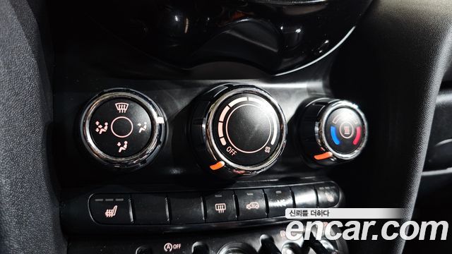 MINI Cooper 5Door Standard 3rd 2018 — фото 16
