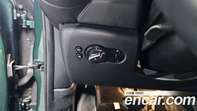 MINI Cooper 5Door Standard 3rd 2018 — фото 20
