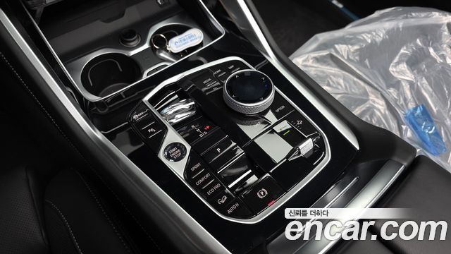 BMW X6 (G06) xDrive40i M Sport 2025 — фото 9