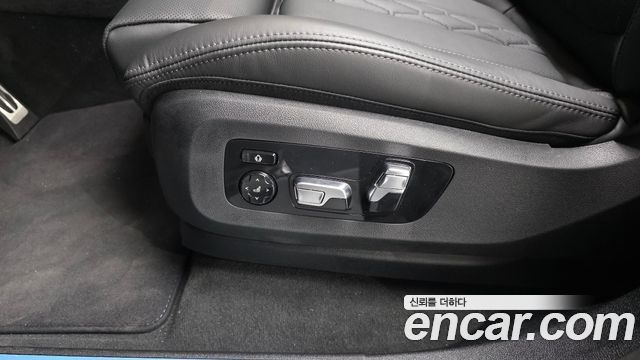 BMW X6 (G06) xDrive40i M Sport 2025 — фото 36
