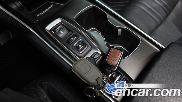 Honda Accord (X) 2.0 Turbo Sport 2018 — фото 9