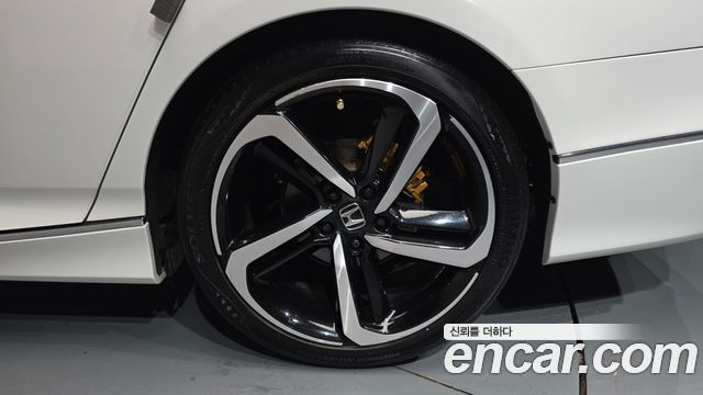 Honda Accord (X) 2.0 Turbo Sport 2018 — фото 21