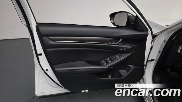 Honda Accord (X) 2.0 Turbo Sport 2018 — фото 24