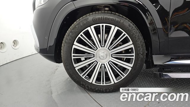 Mercedes-Benz GLS-Class (X167) Maybach GLS600 4MATIC 2023 — фото 5