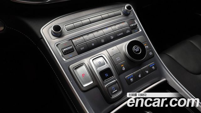Hyundai Santa Fe Diesel 2.2 2WD Calligraphy 2021 — фото 9