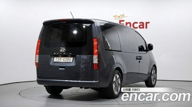 Hyundai Staria Tourer 11-Seater Modern 2022 — фото 2