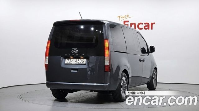 Hyundai Staria Tourer 11-Seater Modern 2022 — фото 4