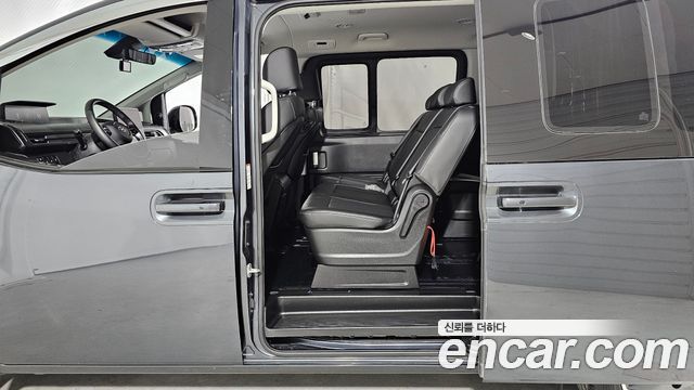 Hyundai Staria Tourer 11-Seater Modern 2022 — фото 12