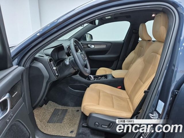 Volvo XC40 T4 Inscription 2020 — фото 15