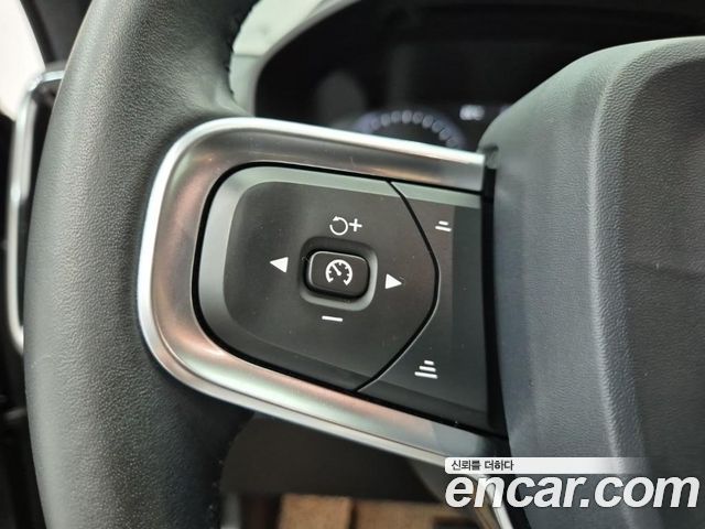 Volvo XC40 T4 Inscription 2020 — фото 20