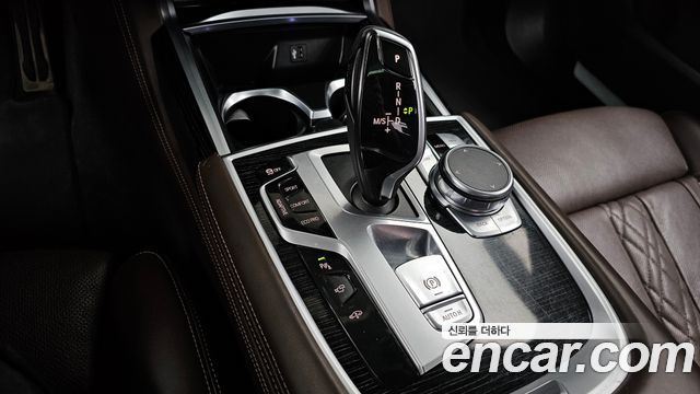 BMW 7 Series (G11) 740d xDrive M Sport 2019 — фото 9