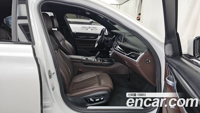 BMW 7 Series (G11) 740d xDrive M Sport 2019 — фото 11