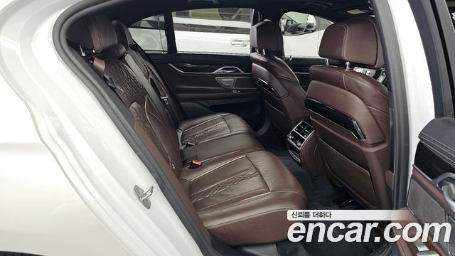 BMW 7 Series (G11) 740d xDrive M Sport 2019 — фото 12