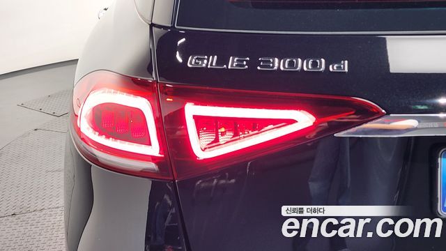 Mercedes-Benz GLE-Class (W167) GLE300d 4MATIC 2020 — фото 23