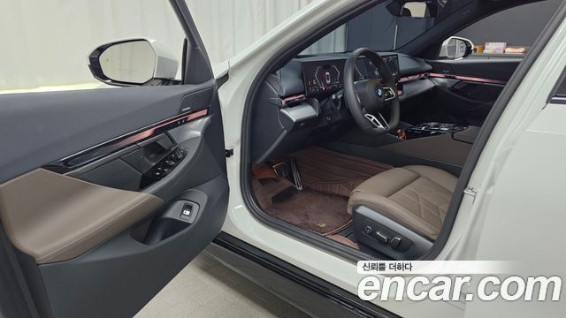 BMW 5 Series (G60) 520i M Sport 2025 — фото 10