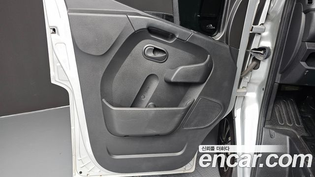 Renault Korea Master 2.3 Van S 2021 — фото 30