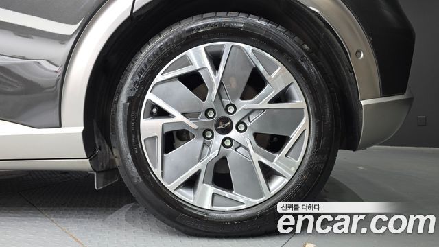 Genesis GV60 Standard 2023 — фото 21