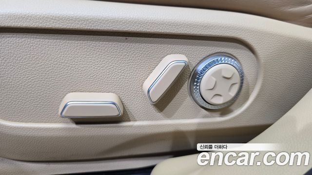 Genesis GV60 Standard 2023 — фото 31