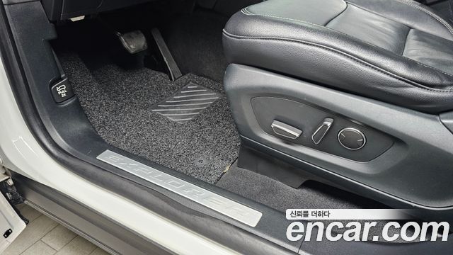 Ford Explorer (VI) 2.3 LimIted 4WD 2020 — фото 31