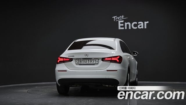 Mercedes-Benz A-Class (W177) A220 Sedan 2020 — фото 4
