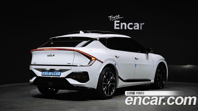 Kia EV6 Long Range 4WD GT Line 2025 — фото 2