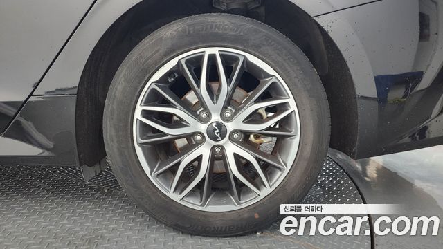 Kia K5 (III) 2.0 Prestige 2023 — фото 21