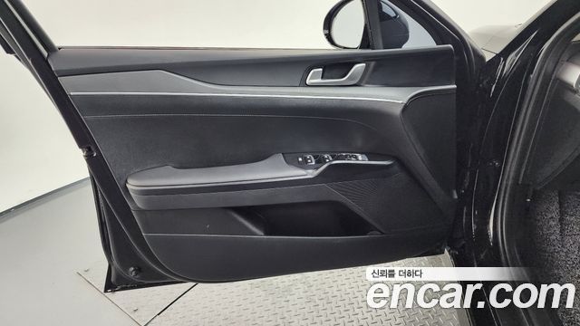Kia K5 (III) 2.0 Prestige 2023 — фото 24