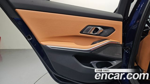 BMW 3 Series (G20) 320i M Sport 2025 — фото 25