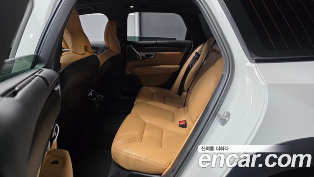 Volvo V90 Cross Country B5 Ultimate AWD 2023 — фото 12