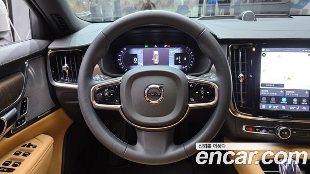 Volvo V90 Cross Country B5 Ultimate AWD 2023 — фото 13