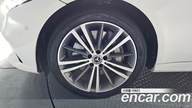 Mercedes-Benz CLS-Class (C257) CLS400d 4MATIC 2019 — фото 21