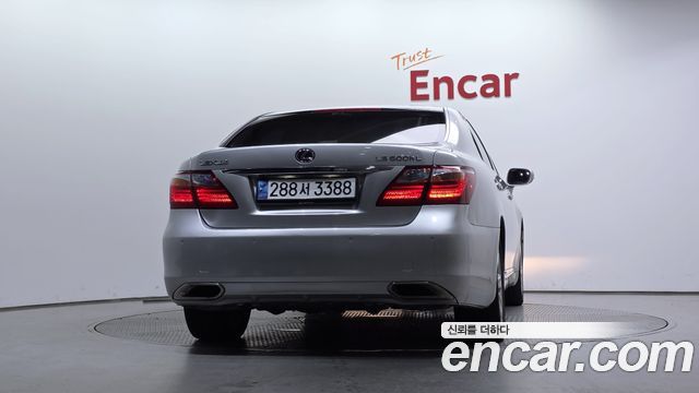Lexus LS600hL 5-Seats Ottoman XF40 2012 — фото 4