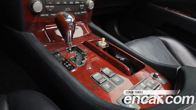Lexus LS600hL 5-Seats Ottoman XF40 2012 — фото 9