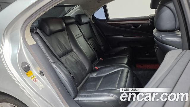 Lexus LS600hL 5-Seats Ottoman XF40 2012 — фото 12