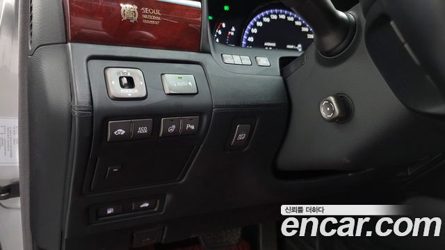 Lexus LS600hL 5-Seats Ottoman XF40 2012 — фото 18