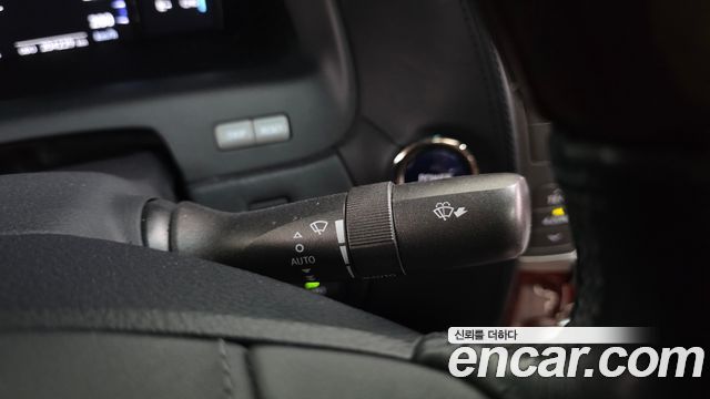 Lexus LS600hL 5-Seats Ottoman XF40 2012 — фото 19