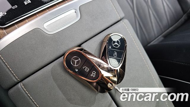 Mercedes-Benz EQS SUV (X296) EQS580 4MATIC 2023 — фото 18