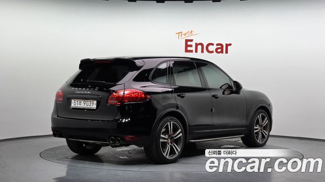 Porsche Cayenne 4.8 Turbo 958 2012 — фото 2
