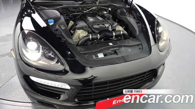 Porsche Cayenne 4.8 Turbo 958 2012 — фото 6