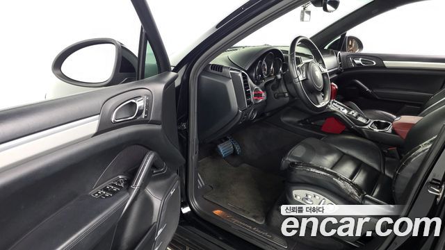 Porsche Cayenne 4.8 Turbo 958 2012 — фото 10