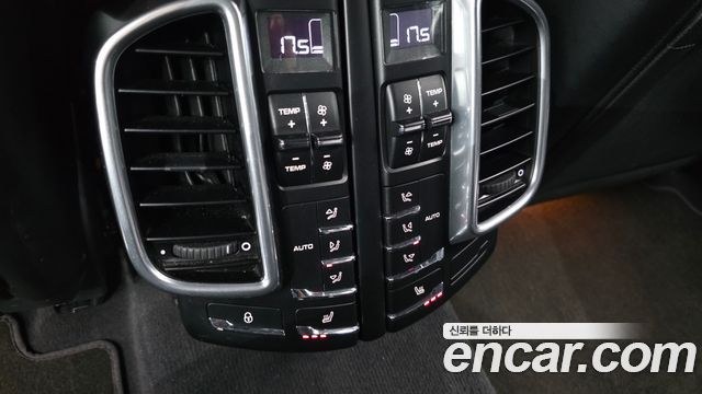 Porsche Cayenne 4.8 Turbo 958 2012 — фото 16
