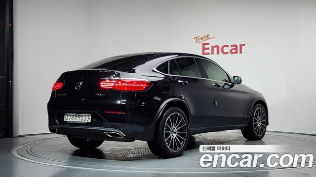 Mercedes-Benz GLC-Class (X253) GLC300 4MATIC AMG Line Coupe 2019 — фото 2