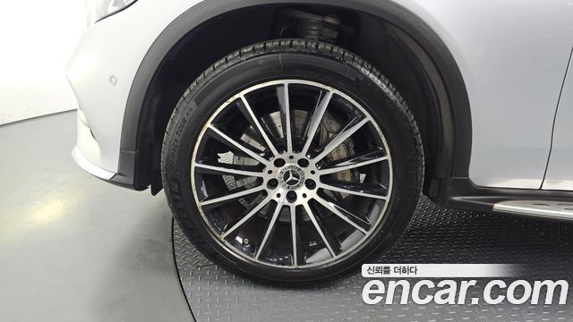 Mercedes-Benz GLC-Class (X253) GLC300 4MATIC AMG Line 2019 — фото 5