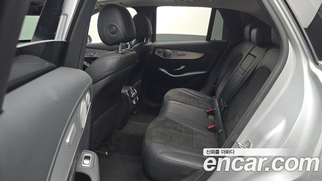 Mercedes-Benz GLC-Class (X253) GLC300 4MATIC AMG Line 2019 — фото 12