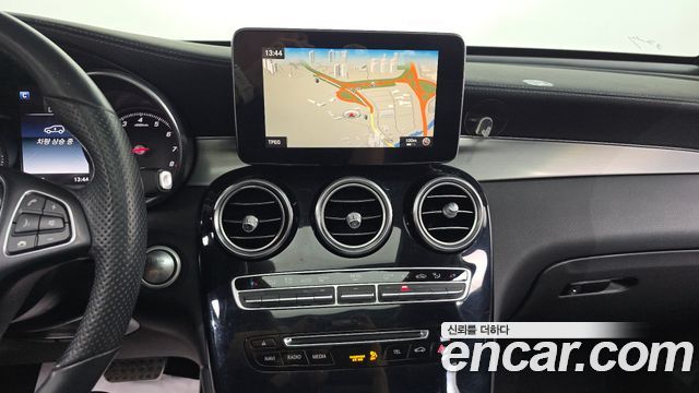 Mercedes-Benz GLC-Class (X253) GLC300 4MATIC AMG Line 2019 — фото 15